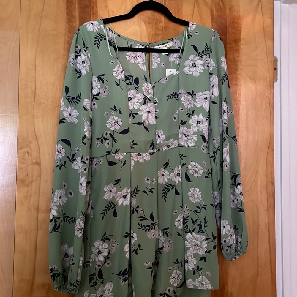 NWT Francesca’s Floral Romper
